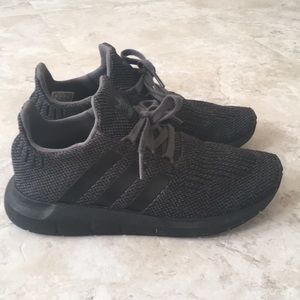 Kids adidas swift run with box